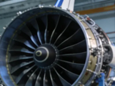 Máquinas de ensaio mecânico para a indústria aeroespacial e aeronáutica