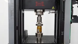 Máquina universal de ensaios eletromecânica