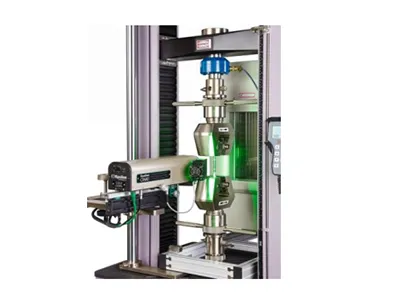 Câmara ambiental com extensômetro de vídeo